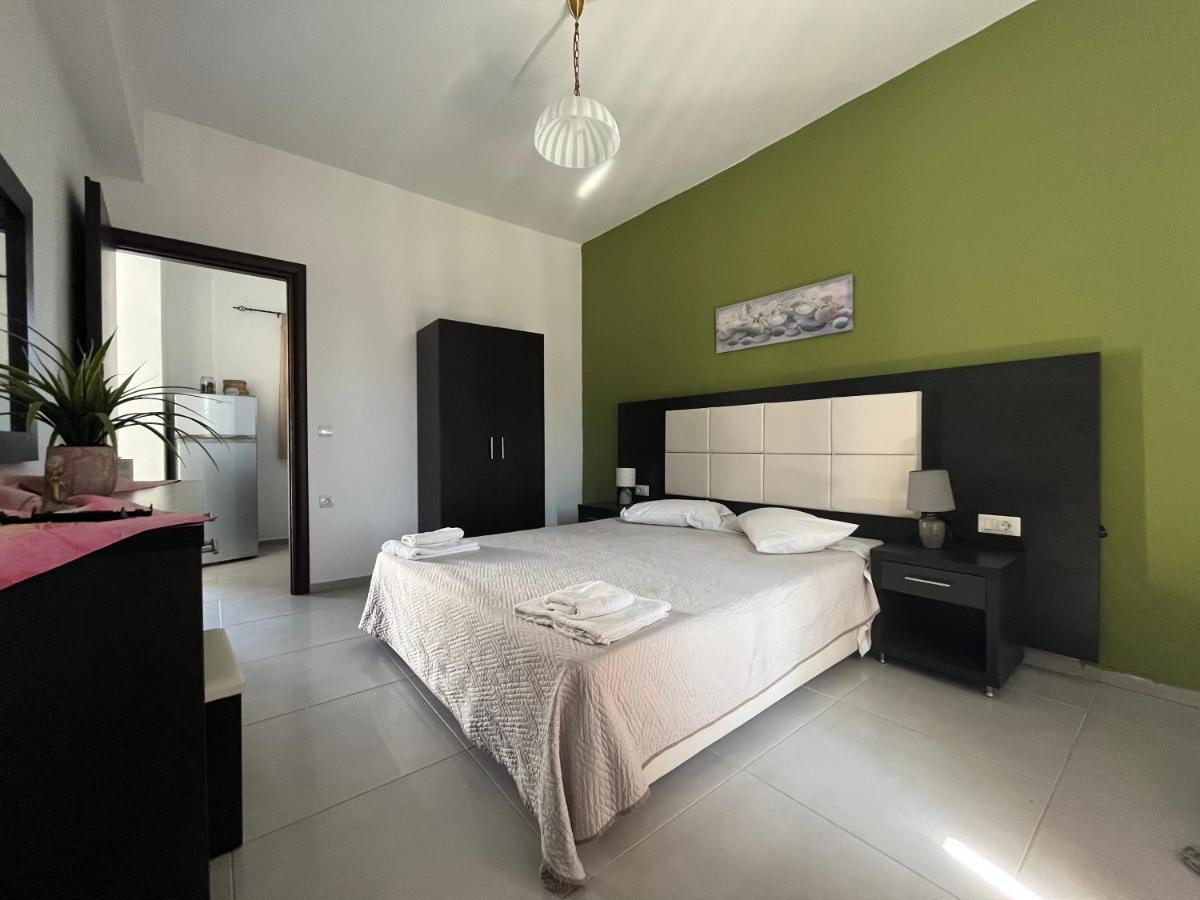 Villa Antonis Deluxe Apartments Амуді Екстер'єр фото