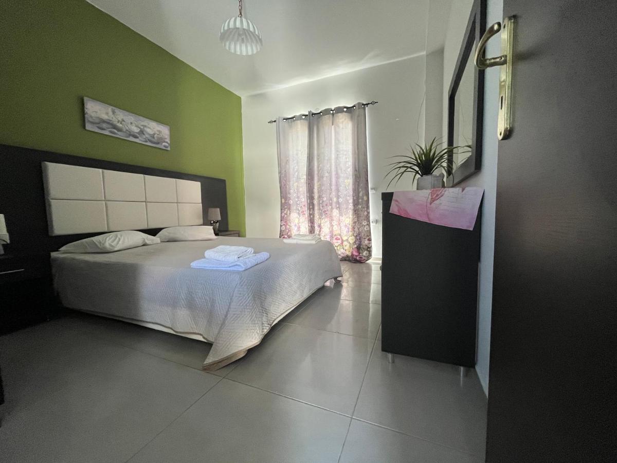Villa Antonis Deluxe Apartments Амуді Екстер'єр фото