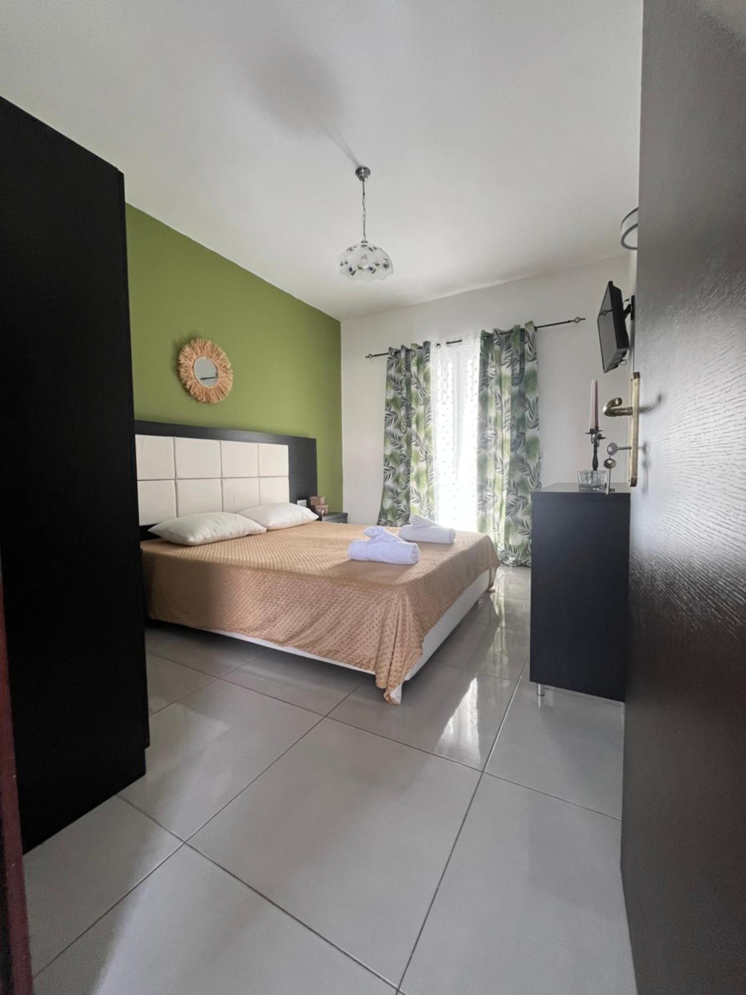 Villa Antonis Deluxe Apartments Амуді Екстер'єр фото