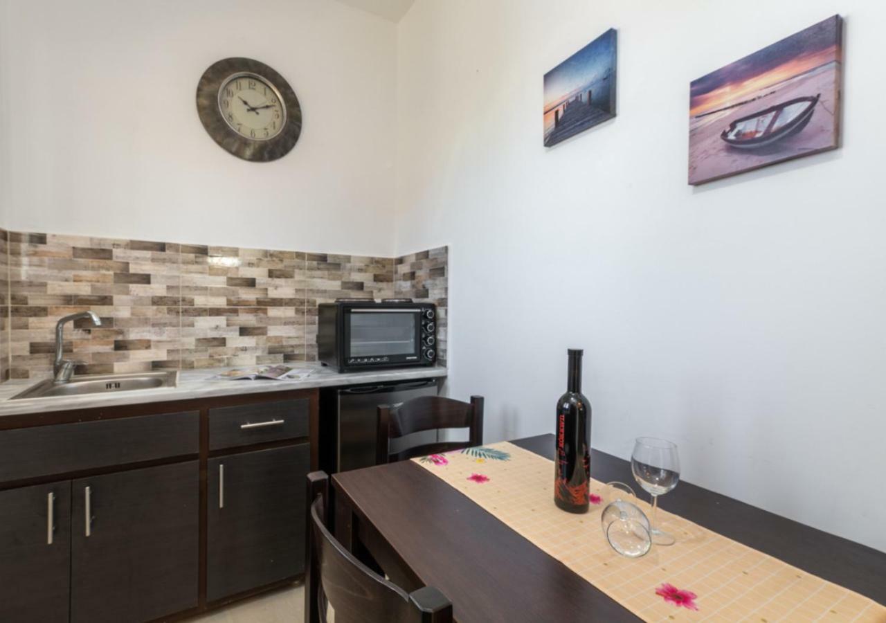 Villa Antonis Deluxe Apartments Амуді Екстер'єр фото