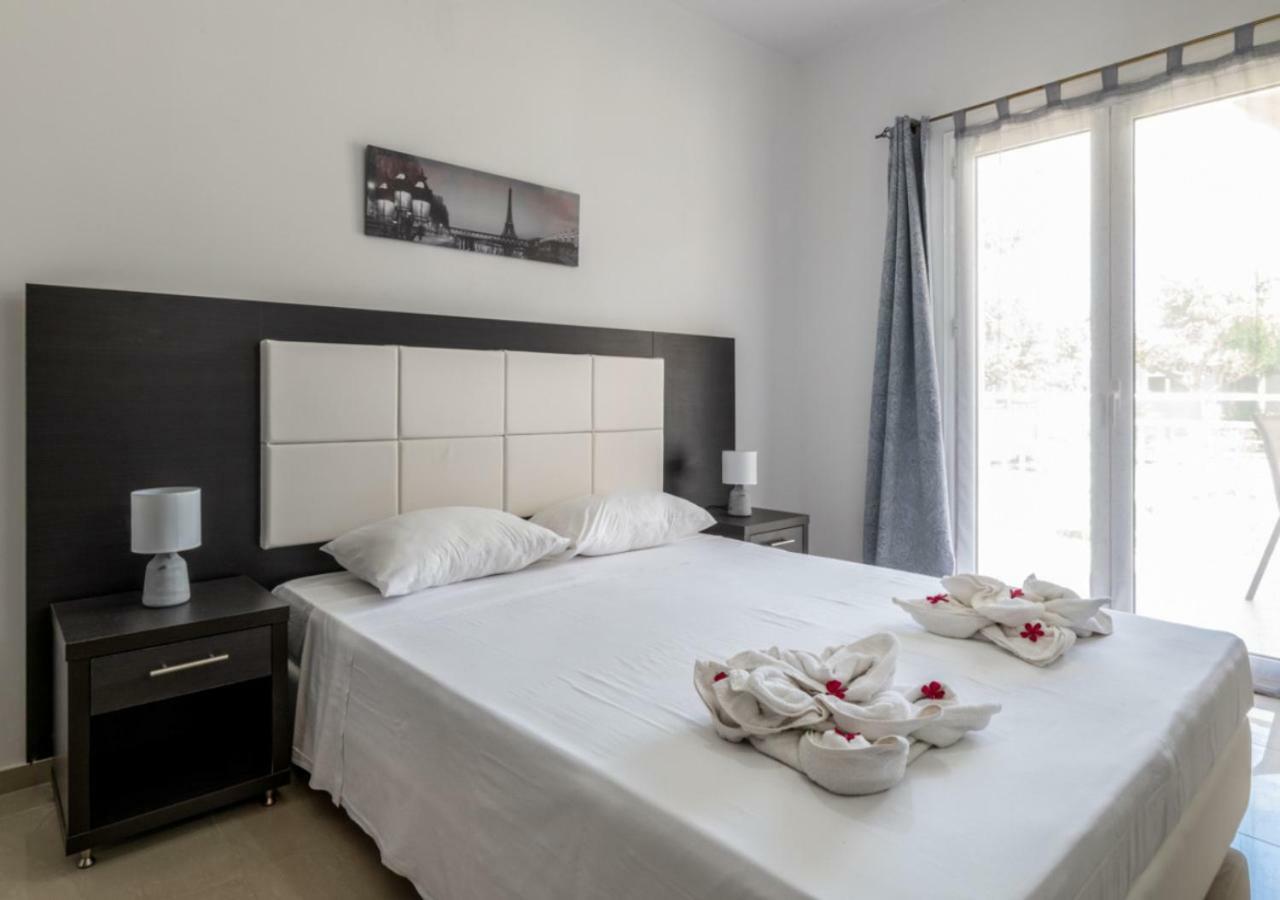 Villa Antonis Deluxe Apartments Амуді Екстер'єр фото
