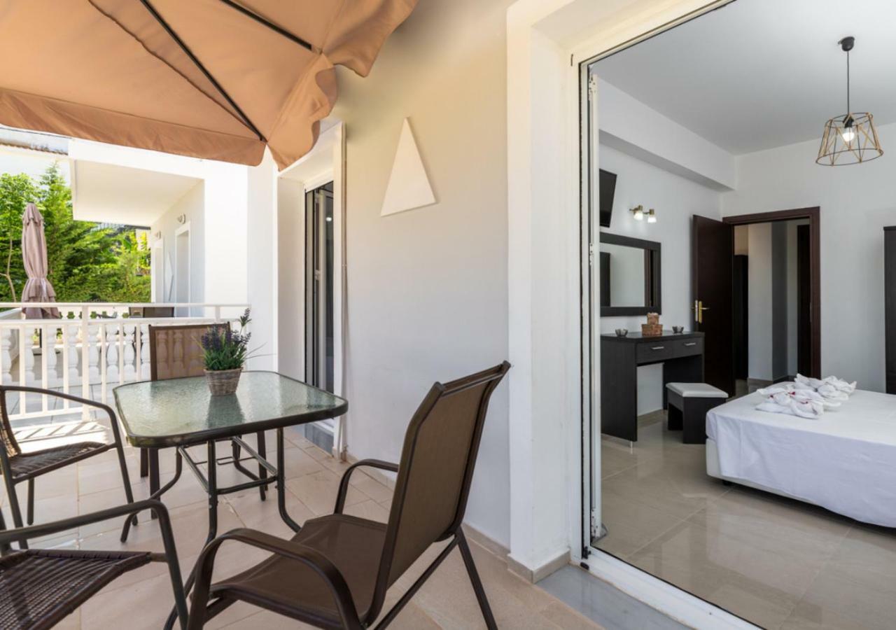 Villa Antonis Deluxe Apartments Амуді Екстер'єр фото